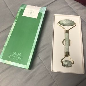 NWT Jade Roller
